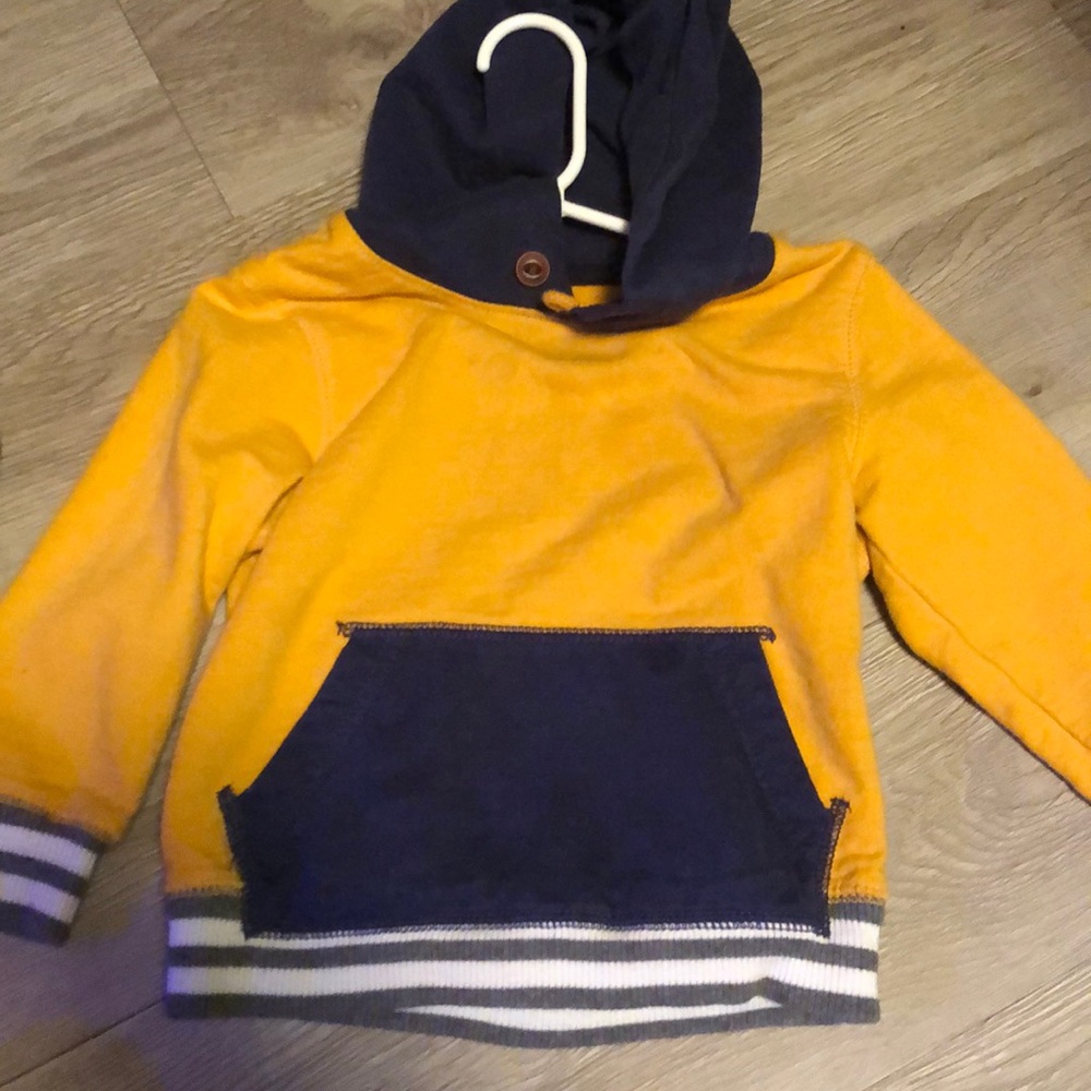 Cute pullover